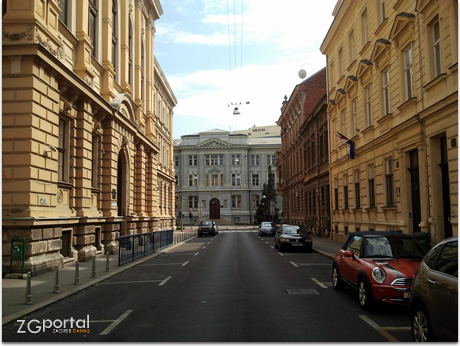Novi uvjeti izdavanja povlaštenih parkirališnih karata za osobe koje koriste službeno vozilo 24 sata dnevno Novi uvjeti izdavanja povlaštenih parkirališnih karata za osobe koje koriste službeno vozilo 24 sata dnevno