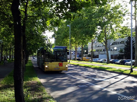 školski autobus ZET-a / ulica sv. mateja, dugave, zagreb školski autobus ZET-a / ulica sv. mateja, dugave, zagreb