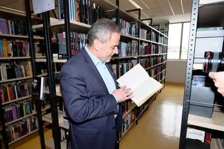 milan bandić u gradskoj knjižnici `augusta cesarca` milan bandić u gradskoj knjižnici `augusta cesarca`