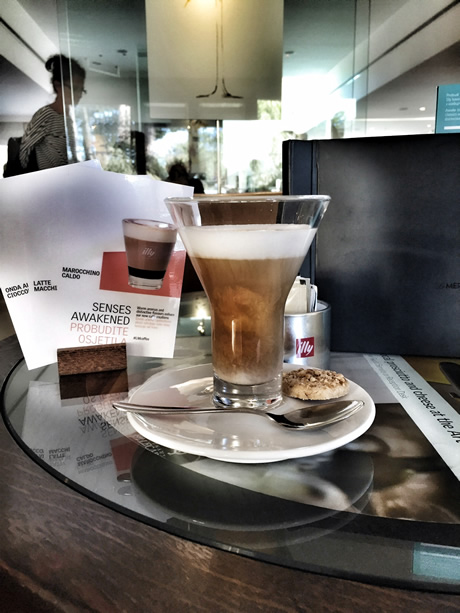 illy kava / hotel meridijan split