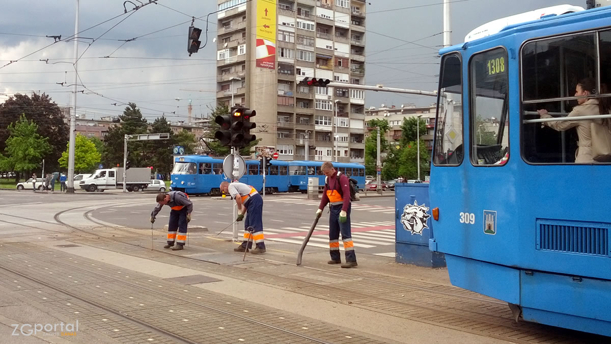 ljetni vozni red | zagrebački tramvaj | križanje vukovarska-držićeva zagreb | svibanj 2014.