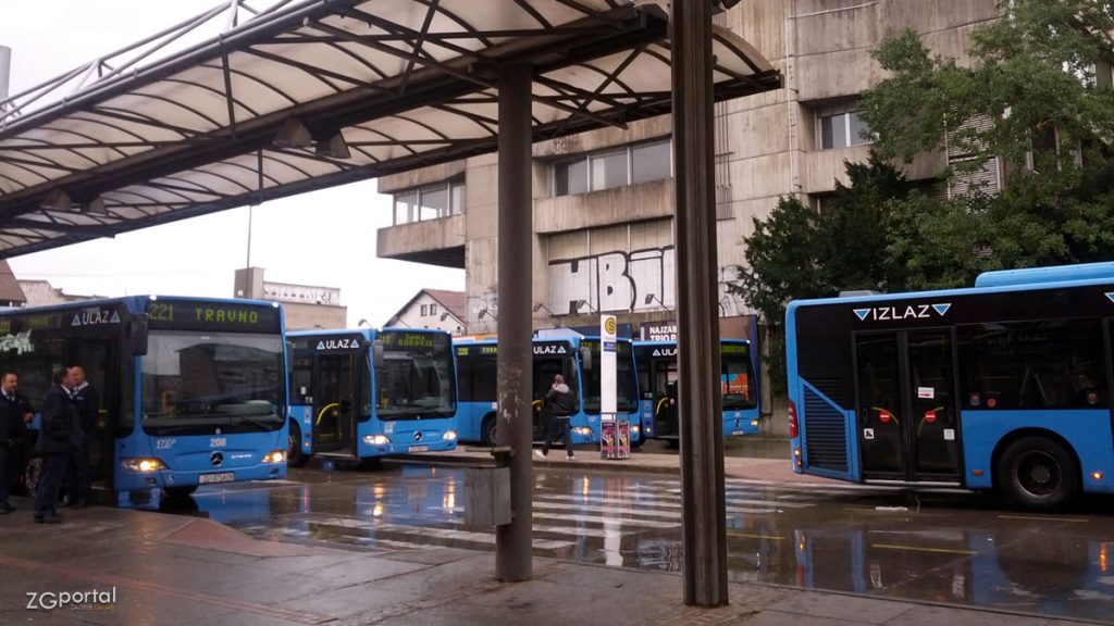 autobusni terminal glavni kolodovor zagreb / listopad 2014.