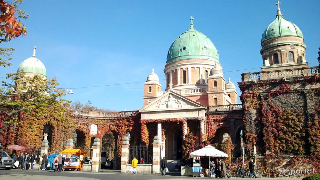 glavni ulaz u zagrebačko groblje mirogoj | listopad 2012.