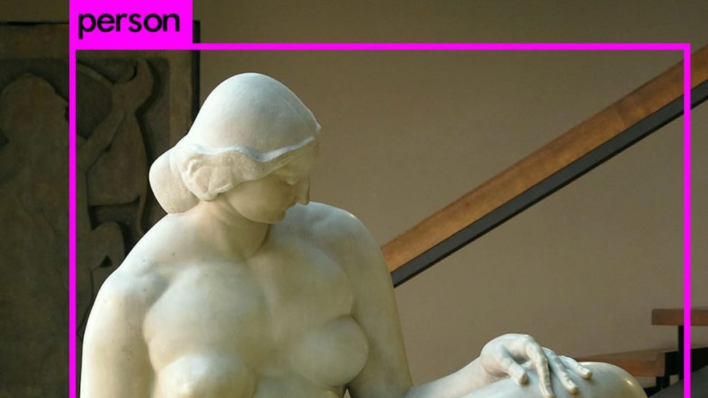 artificial intelligence -ivana tkalčić | analiza skulpture "žena kraj mora" | 2019.