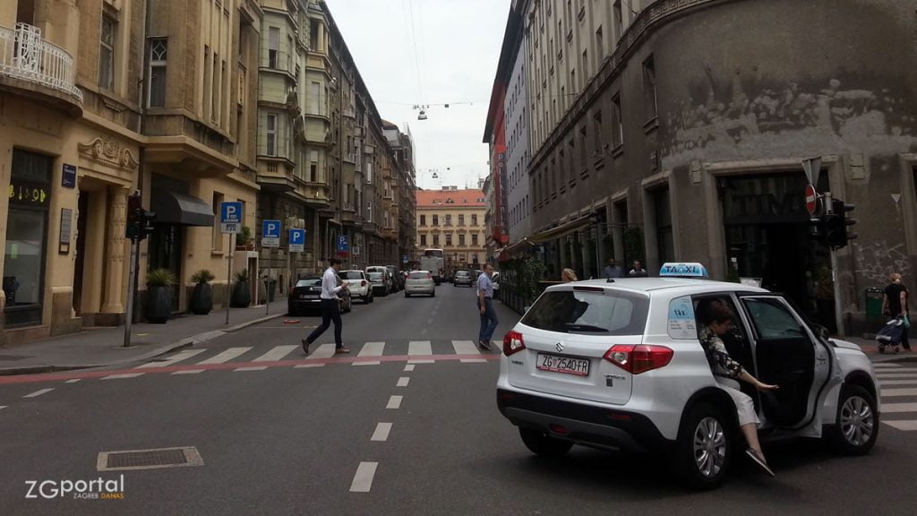 radio taxi | amruševa ulica zagreb | lipanj 2017.