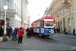 veseli božićni tramvaj - advent u zagrebu :: trg bana jelačića zagreb :: prosinac 2012.
