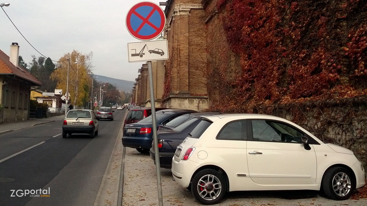 groblje mirogoj - parkiranje uz arkade - studeni 2015