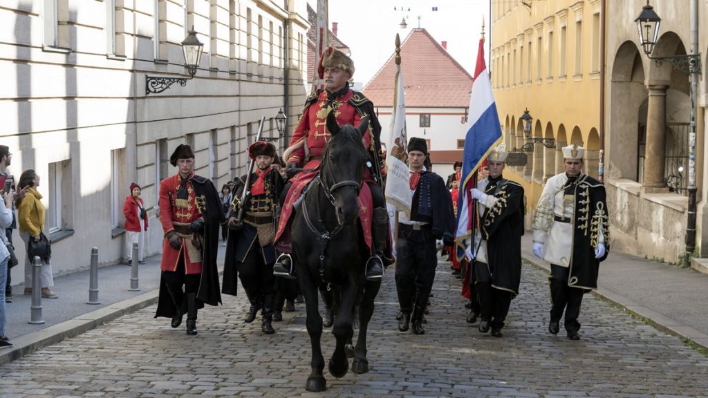 kravat pukovnija | kamenita vrata - gornji grad - zagreb | listopad 2019.