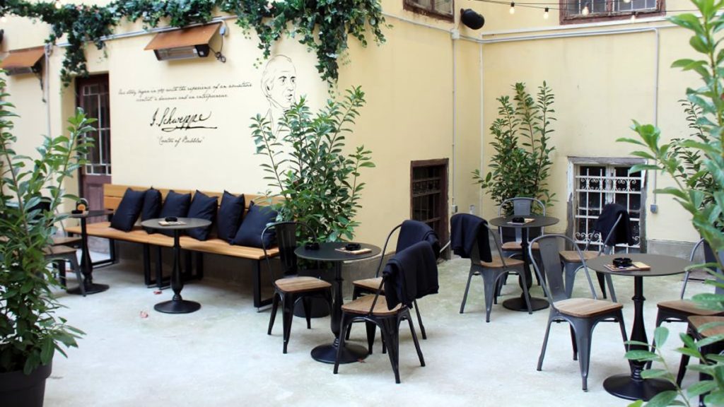 vinyl bar zagreb | schweppes secret garden | 2019.