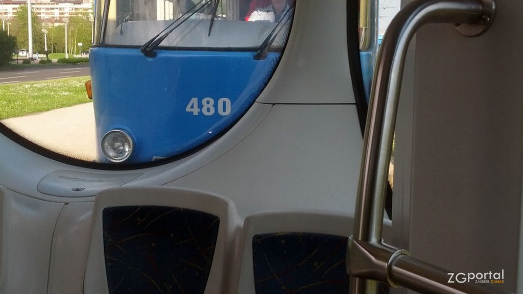zet tramvaj | čkd t4 - tmk220 | travanj 2014..
