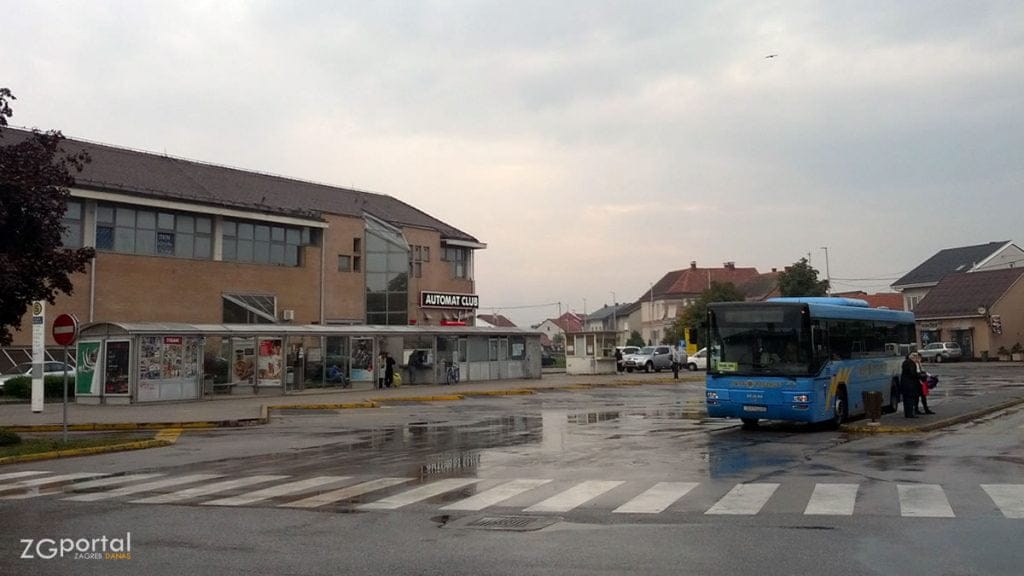autobusni terminal velika gorica / listopad 2015.