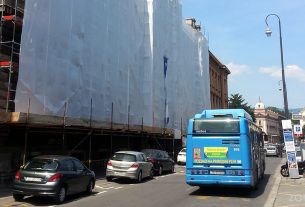 obnova etnografskog muzeja - marulićev trg, zagreb - autobus zet 118 - svibanj 2017.