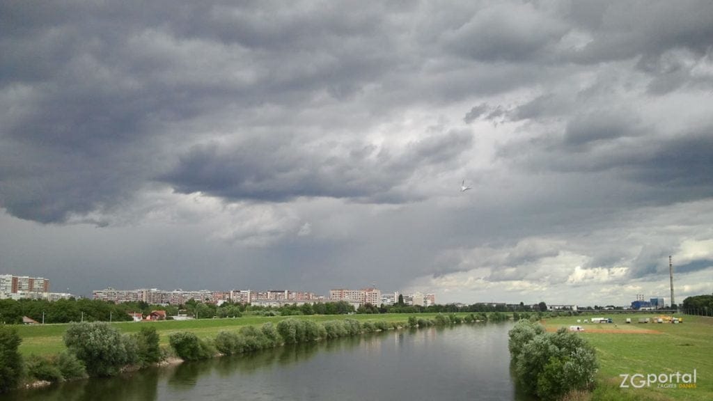 rijeka sava, zagreb / lipanj 2013.