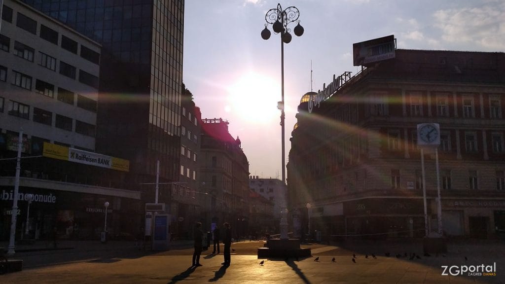 trg bana jelačića zagreb | travanj 2020.