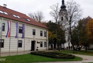 ivanić-grad - gradska uprava i crkva svetog petra apostola - studeni 2019.