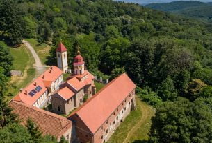 manastir i crkva svetog nikole, orahovica - 2020