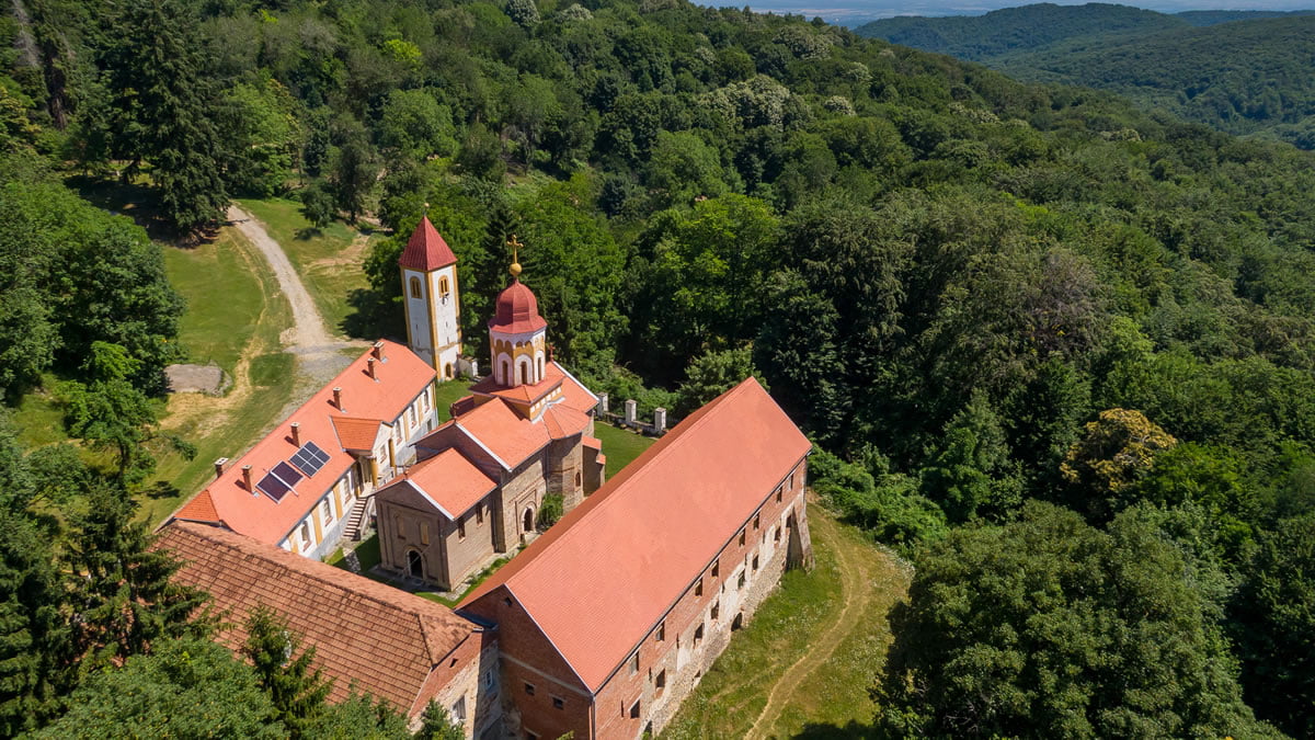 manastir i crkva svetog nikole, orahovica - 2020