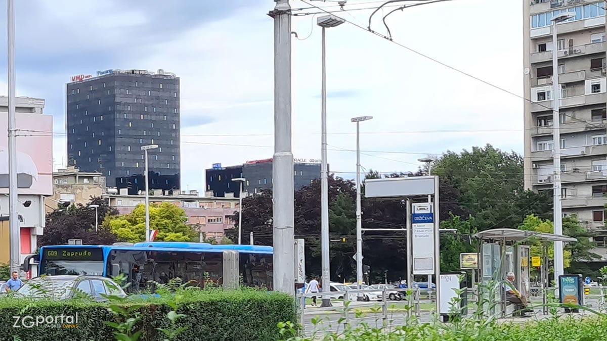 zet bus 609 - avenija marina držića, zagreb / kolovoz 2020.