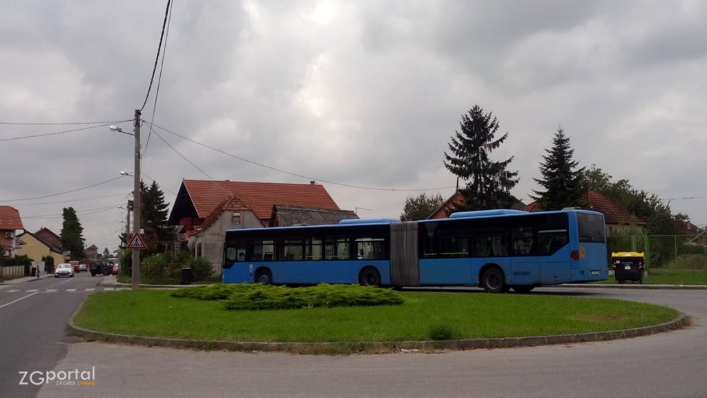 ulica struge 3 zagreb | okretište autobusne linije 217 | travanj 2014.