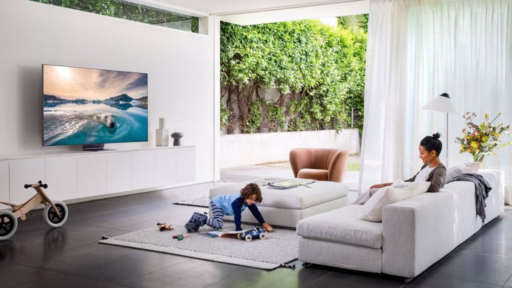 samsung q95t smart tv / 2020.