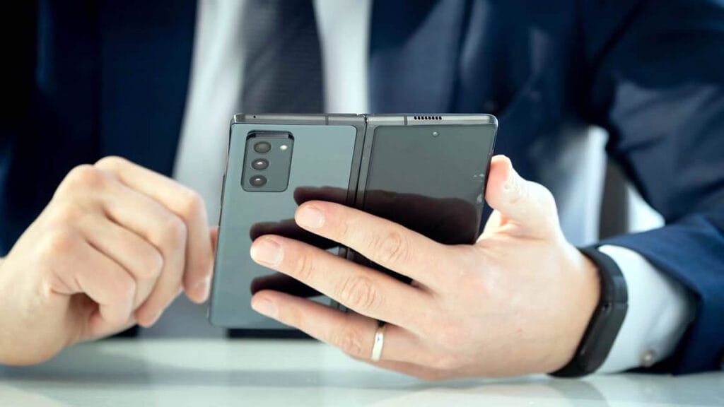 samsung galaxy z fold 2 | 2021.