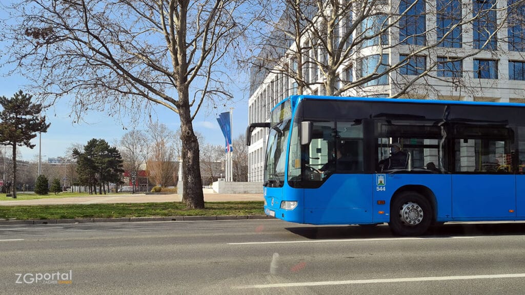 ina karingtonka | zet zagreb | linija 242 glavni kolodovor - podbrežje | ožujak 2021.