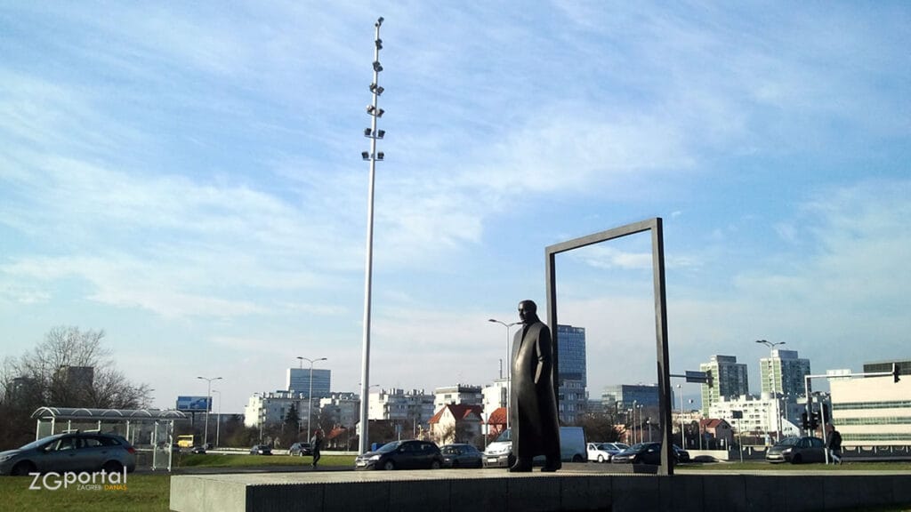 spomenik većeslav holjevac, zagreb / ožujak 2012.
