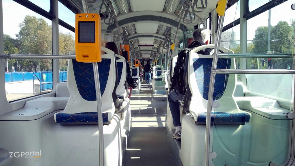 tramvaj tmk2201 končar | zet zagreb | listopad 2013.