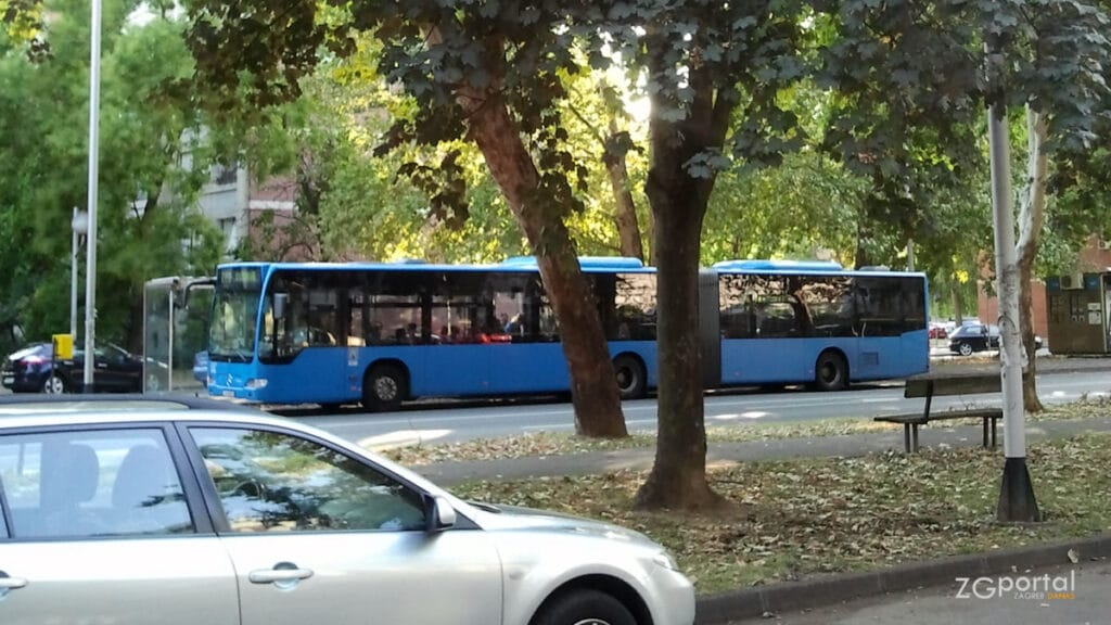 220 glavni kolodvor - dugave | zet zagreb | kolovoz 2013.