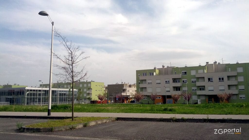 naselje iver, sesvetski kraljevec, sesvete, zagreb | travanj 2016.