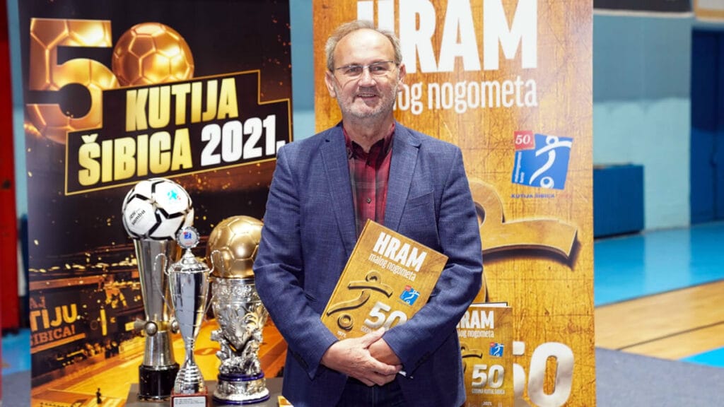 kutija šibica 2021 | anton samovojska | monografija "hram malog nogometa - 50. godina kutije šibica"
