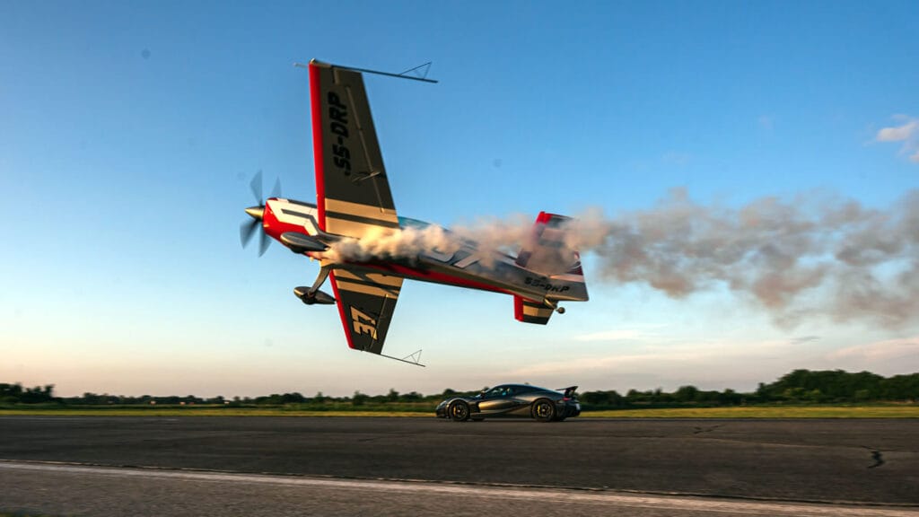 fly over varaždin 2022 | utrka automobila rimac nevera i akrobatskog aviona red bull