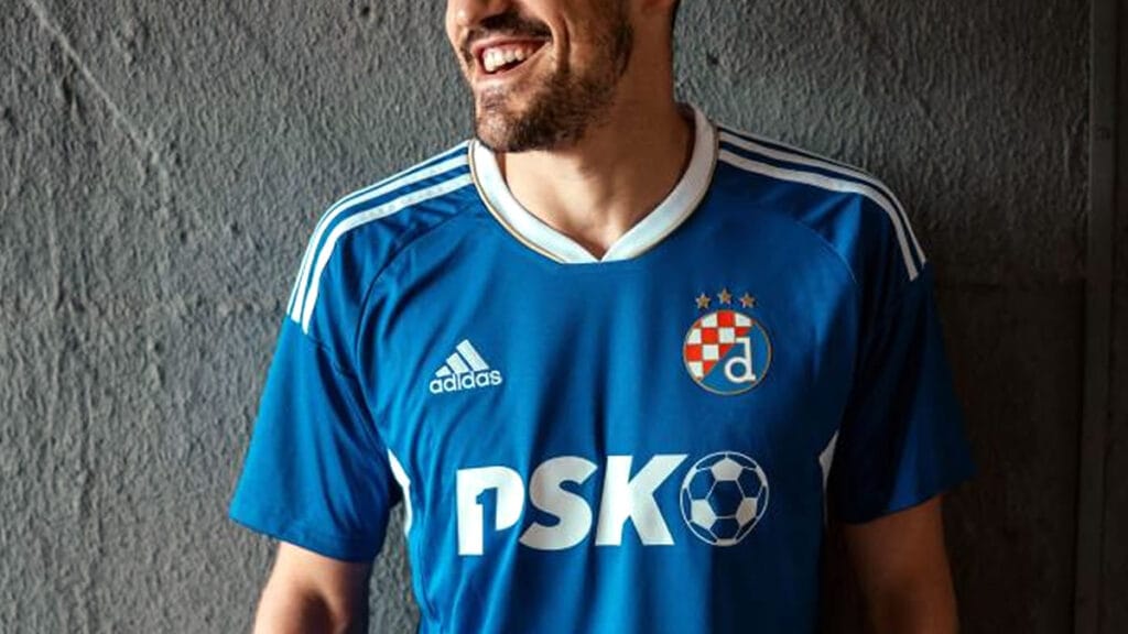 arijan ademi | dinamo adidas dres | sezona 2022./2023.
