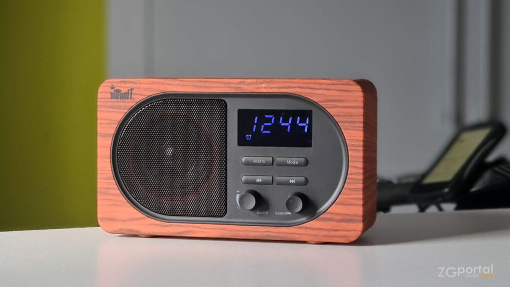 meanit b4 - radio alarm, sat i bluetooth zvučnik | 2022.