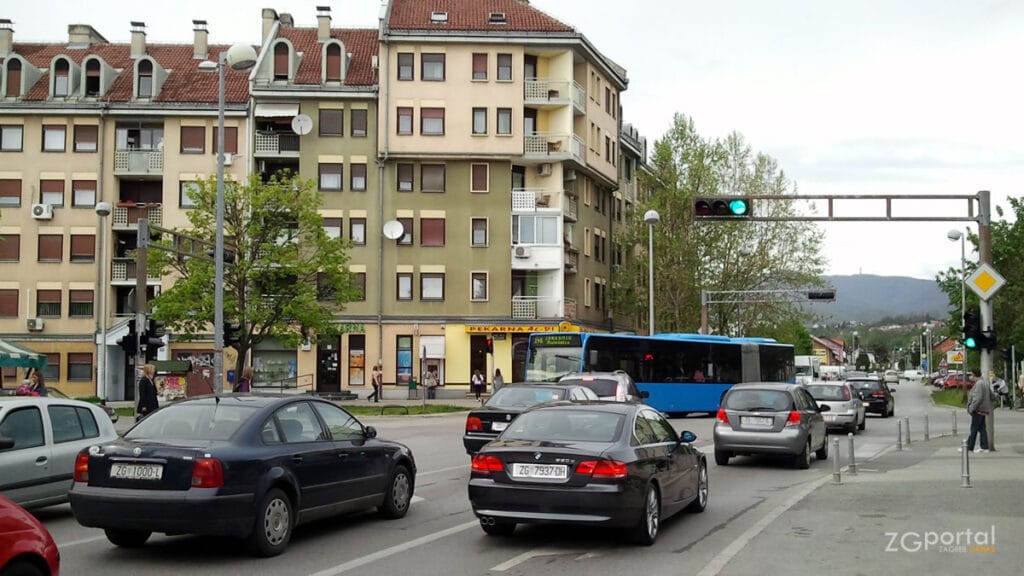 ulica donje vrapče - malešnica - zagreb | travanj 2012.