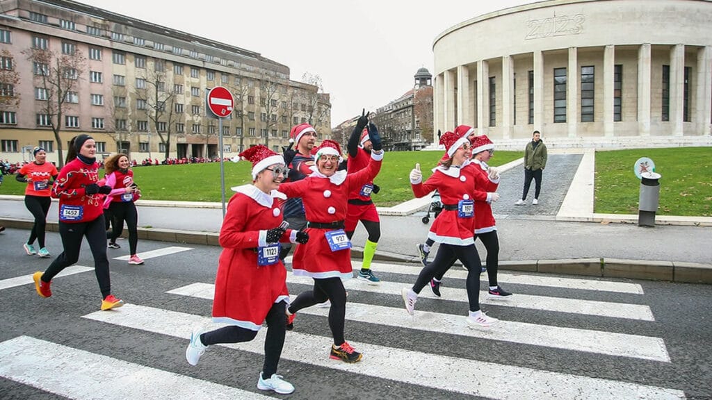 zagreb advent run 2022 | trg žrtava fašizma - meštrovićev paviljon zagreb