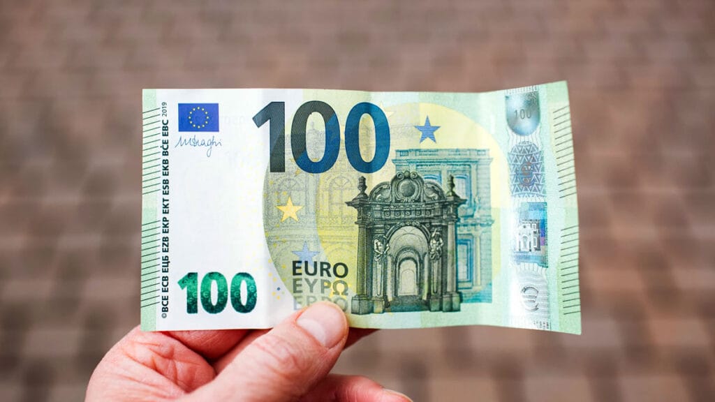 100 eura | zagrebačka banka | 2023.