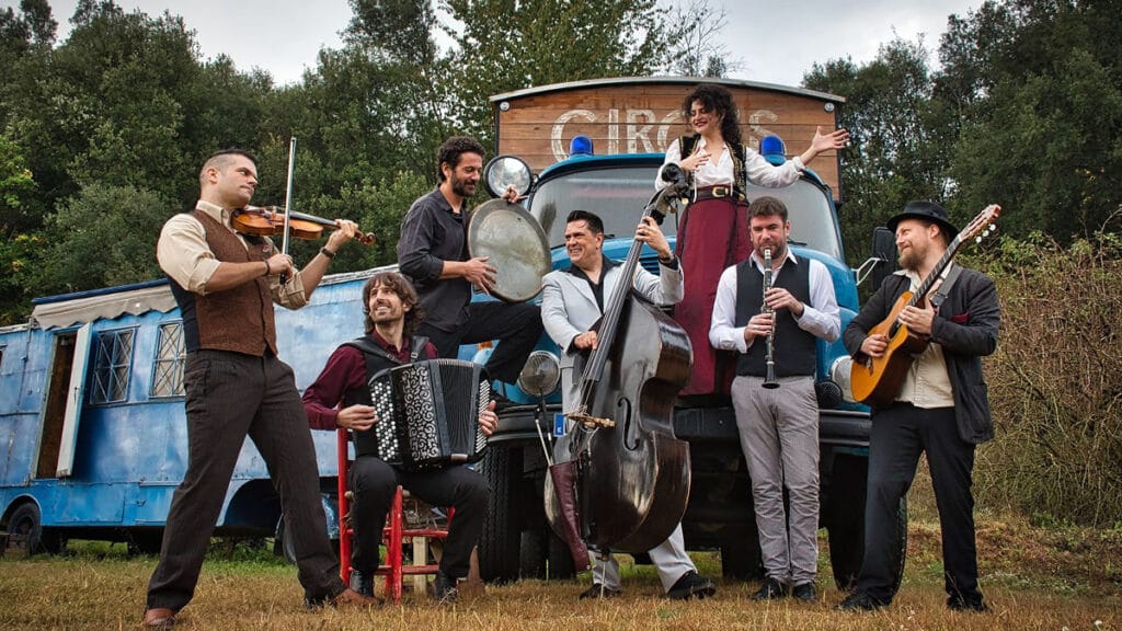 barcelona gipsy balkan orchestra | 2022.