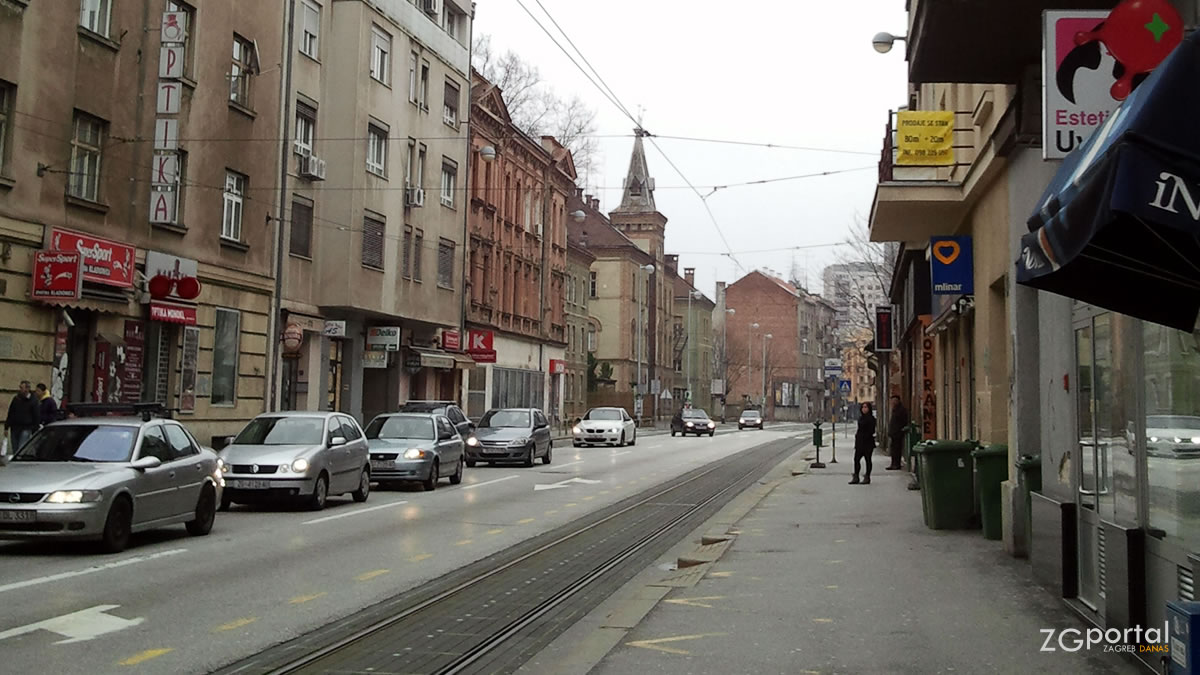 tramvajska stanica "selska" :: ulica ilica, zagreb :: travanj 2013.