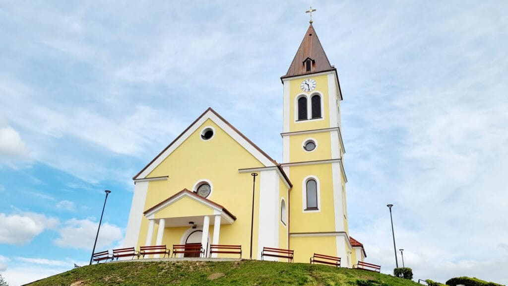 crkva u kravarskom :: crkva svetog križa kravarsko :: 2023.