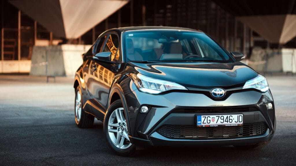 toyota c-hr hybrid electric | 2023.