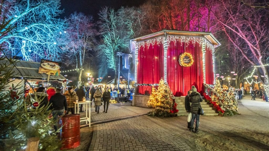 advent u karlovcu 2023| glazbeni paviljon
