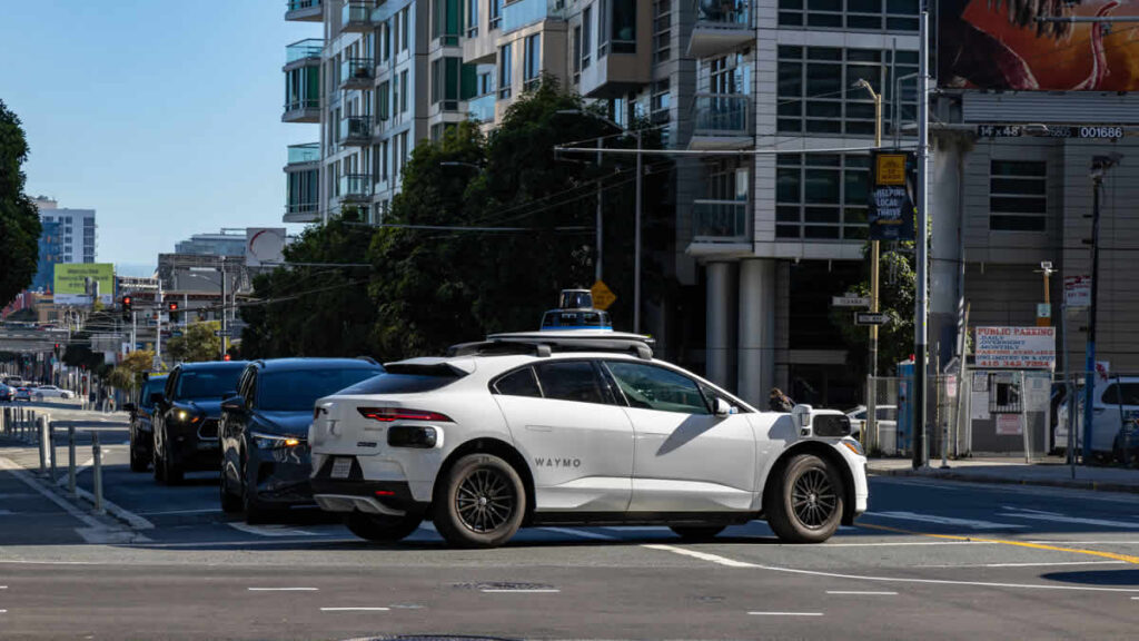 waymo | 2025.