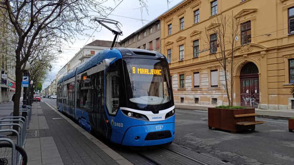 zet zagreb | niskopodni tramvaj tmk 2403 | 2025.