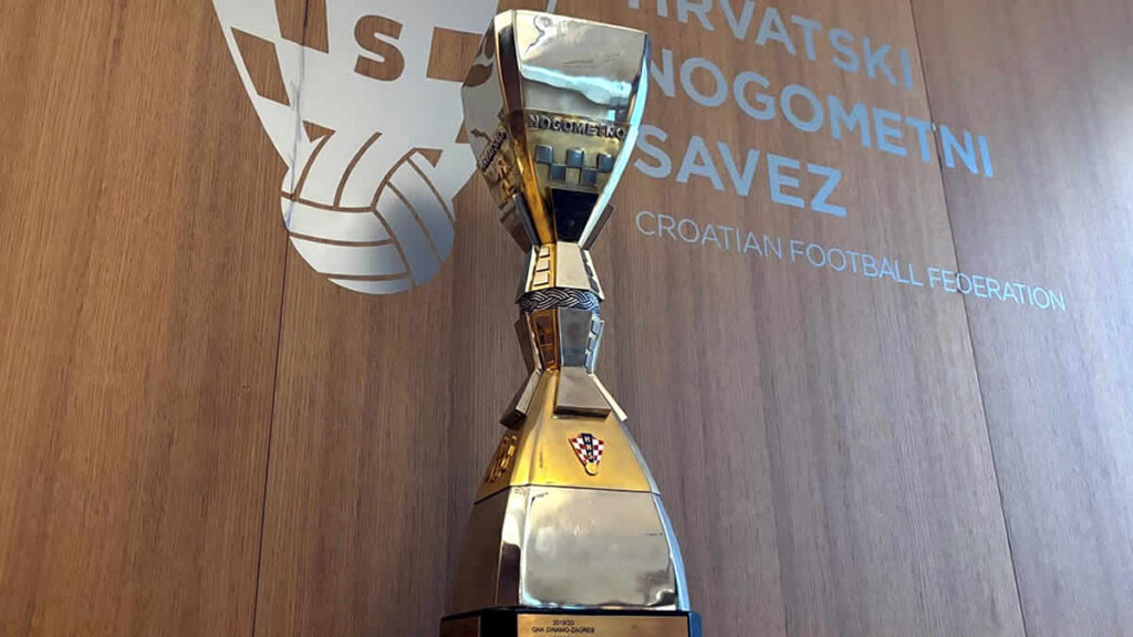 trofej za prvaka | hrvatska nogometna liga | sezona 2024./2025.