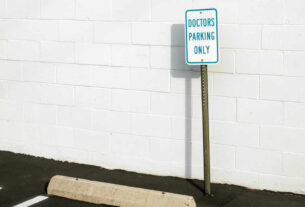 doctors parking only | 2025.