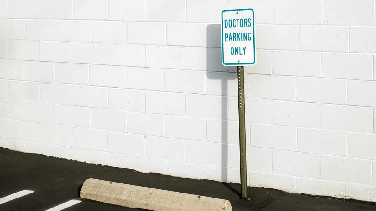 doctors parking only | 2025.