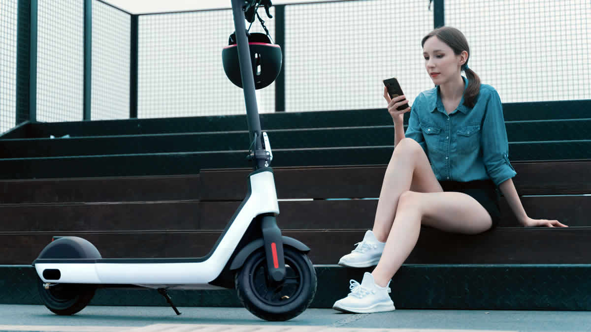 električni romobil | 2025.