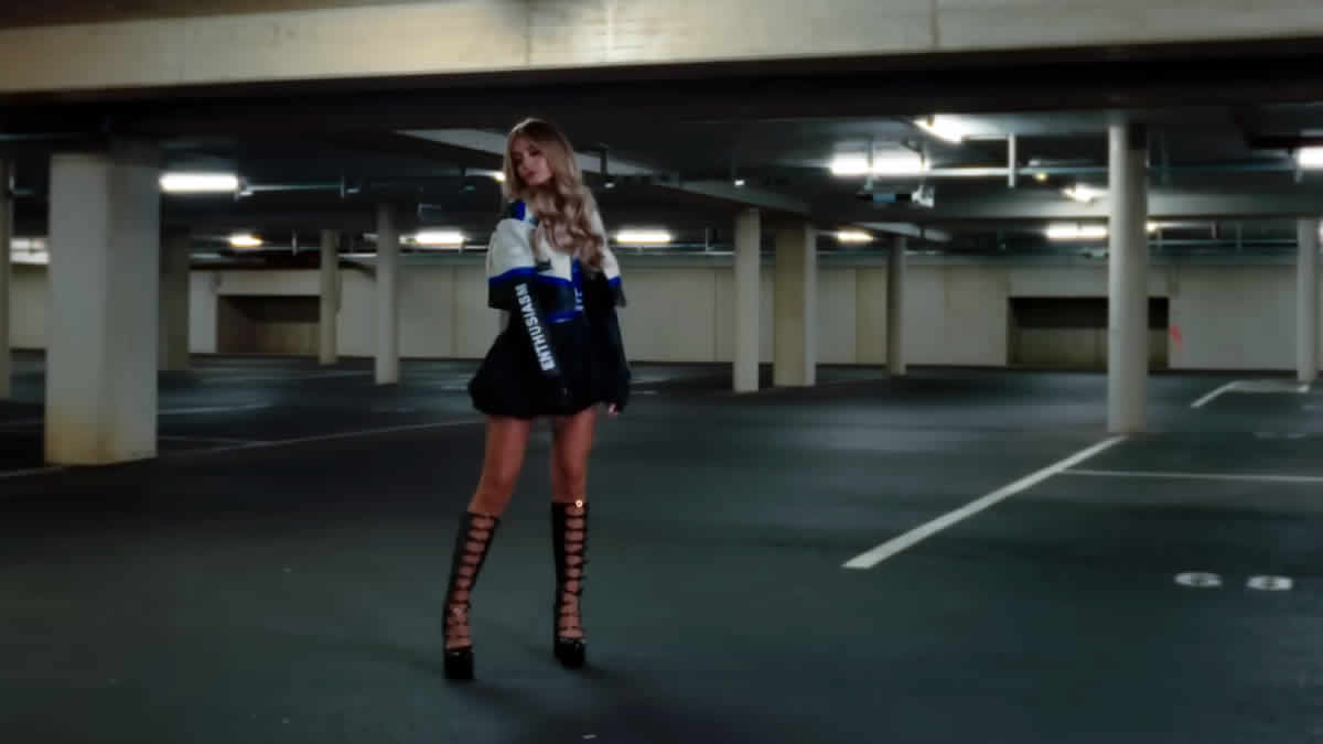 vanessa kralj - savršeno luda | 2025.