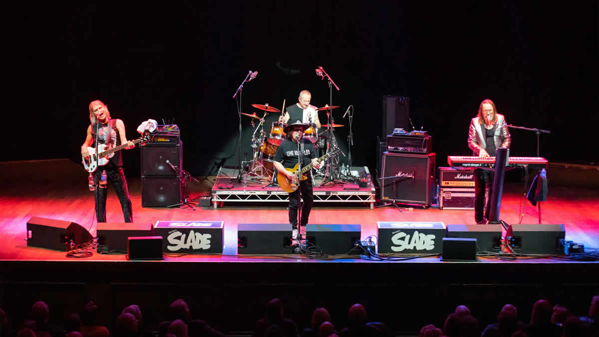 Slade stiže u Zagreb | Legendarni britanski rock bend kojeg predvodi Dave Hill nastupa u Boogaloou u srijedu, 15. travnja 2026. godine